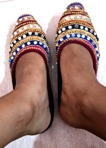 Beautiful Ethnic Wear Mojri