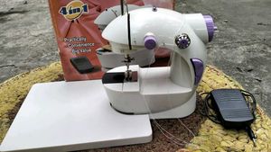 Mini Sewing Machine