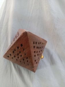 Purfume Or Insance Spreader