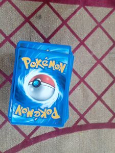 200+AMAZING POKEMON CARDS. ULTRA RARE INCLUDED