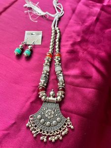 Elegant Silver Oxide Necklace