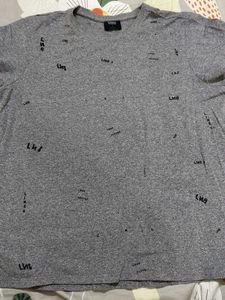 Gray Levi&#39;s Line 8 Tee