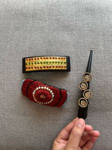 Set Of 3 Hair Clutches & Clips