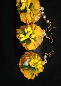 Floral Hair Accessories / Mangtikka