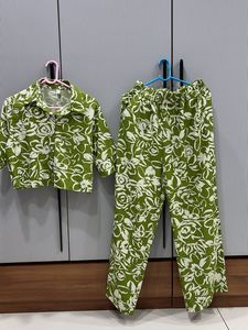 Green Floral Top  &amp; Bottom Set New 🆕