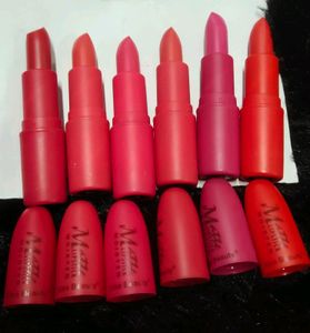 Only For Today😍 Kiss Beauty MATTE Lipstick