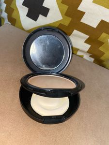 MAC Compact powder