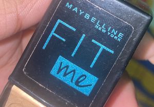 Maybelline New York Fit Me Foundation Shade 220