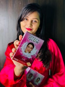 London Glow Powder With Free Puff