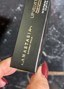 Anastasia Beverly Hills Velvet Lipstick:- Crush