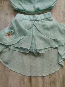 Iscut Top C Green  With Floral Print