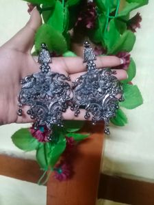 New Black Shiny Earrings