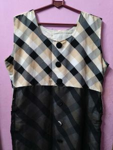 Stylish Checkered Kurti