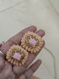 Brand NEW peach Choker