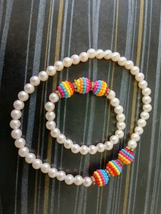 Neck Lace With Earings &amp; Two Hair Clips