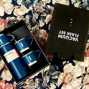 Stainless Steel Vacuum Flask Set(Multi Colour As Per Availability To Send Buyer)