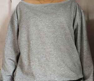 Grey sweatshirt