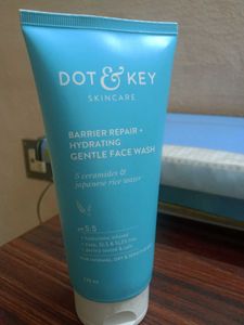 Dot & Key Barrier Repair + Hydrating Face Wash