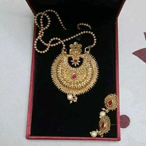 Elegant Gold Plated Necklace Set