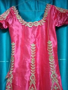 Elegant Pink Embroidered Kurta