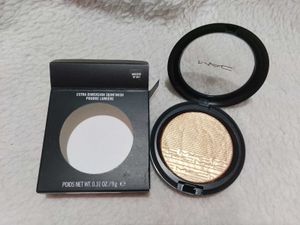 MAC Extra Dimension Skinfinish