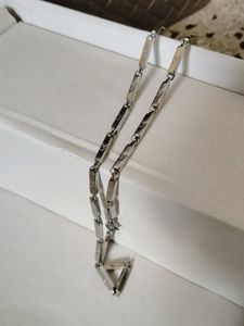 Girlish Chain