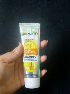 Garnier Vitamin C Serum Cleanser
