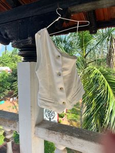 sleeveless waistcoat