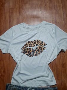 leopard print y2k style tee &amp; jeans skirt combo