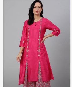 This W Kurti Have Beautiful Front Slits