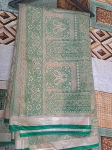 Cream And Green Professional organza Saree