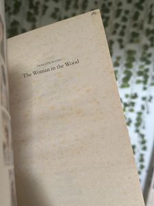 Woman in the woods - Lesley Pearse (Fiction book)