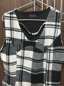 Plaid Sleeveless Top
