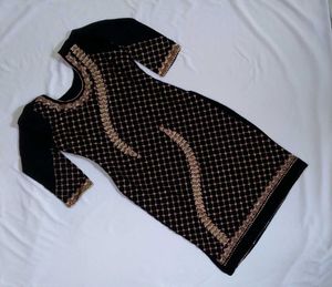 GORGEOUS BLACK AND GOLDEN SUIT