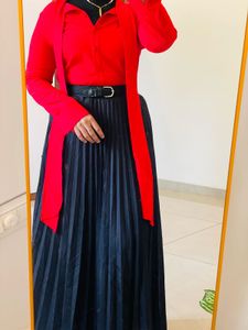 Elegant red top