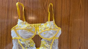 Set Lenjerie Yellow Doll