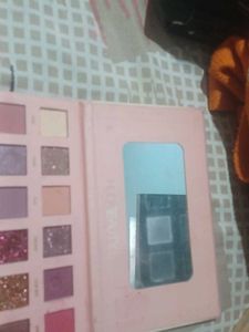 Huda Beauty Nude Obsessions Eyeshadow Palette