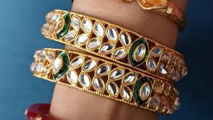 Women Polki Bangles
