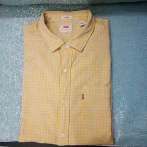 Levi&#39;s Yellow Gingham Button-Down