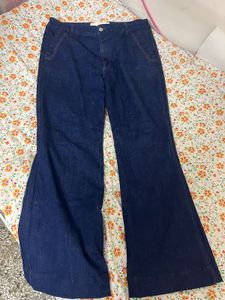 Flared stretchable denim