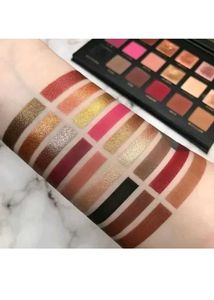18-Color Eyeshadow Palette