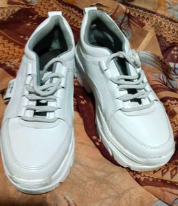 Sneaker
