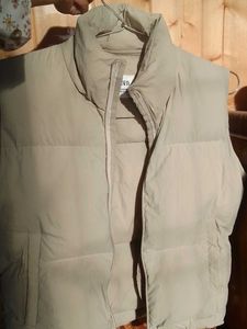 Zara sleevless bomber jacket