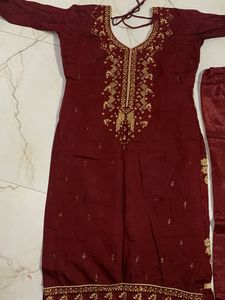 Embroidered Kurta Set with dupatta or pazama