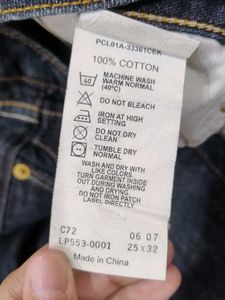 Levi&#39;s Dark Wash Premium Jeans