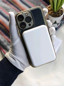 Wireless Power Bank