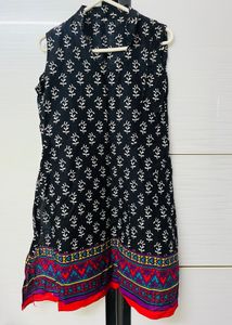 Sleeveless Printed Tunic
