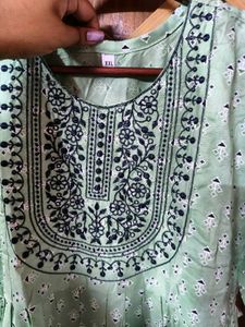 Elegant Green Embroidered Kurta