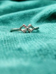 💅🏻💍😍Sterling Flower Ring😍💍✨