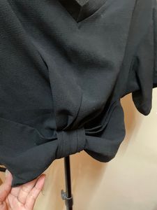 Elegant Black Crop Top With Front Bow